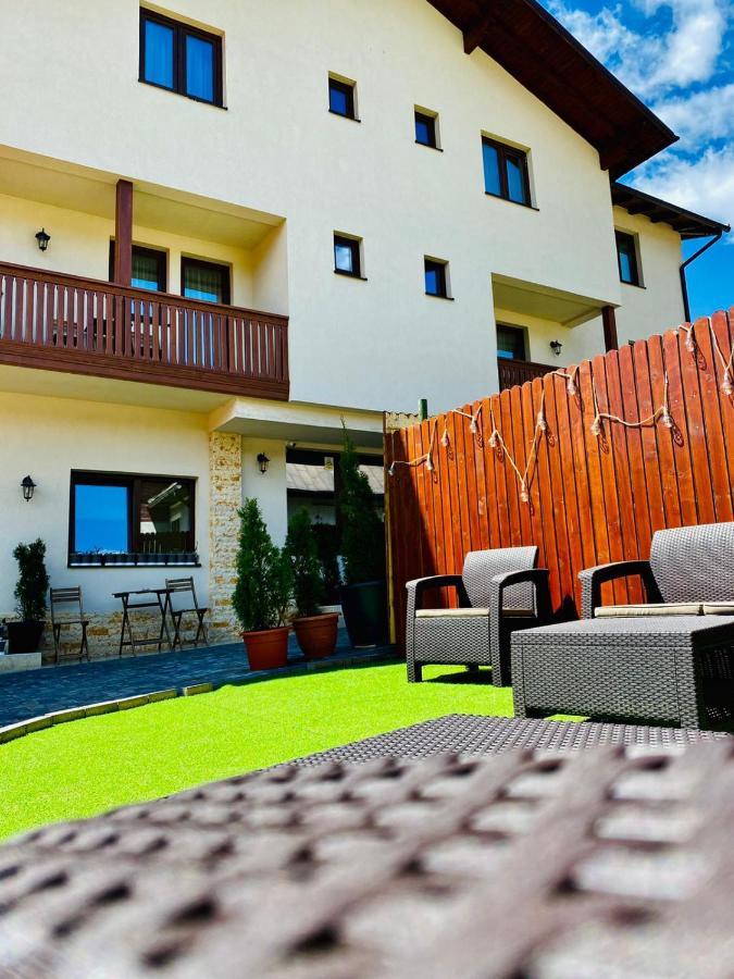 Casa Ankeli Bed & Breakfast Busteni Bagian luar foto