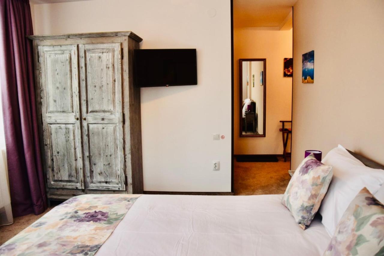 Casa Ankeli Bed & Breakfast Busteni Bagian luar foto
