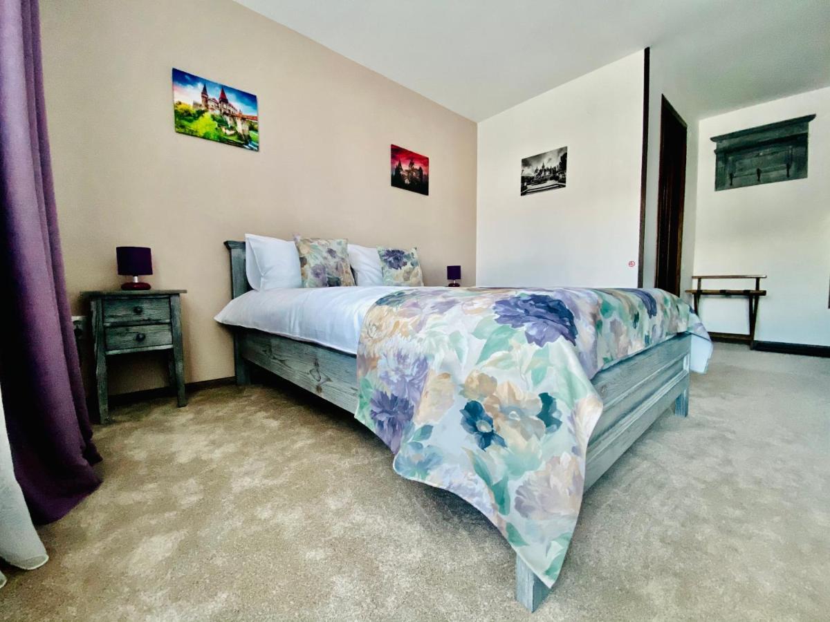 Casa Ankeli Bed & Breakfast Busteni Bagian luar foto