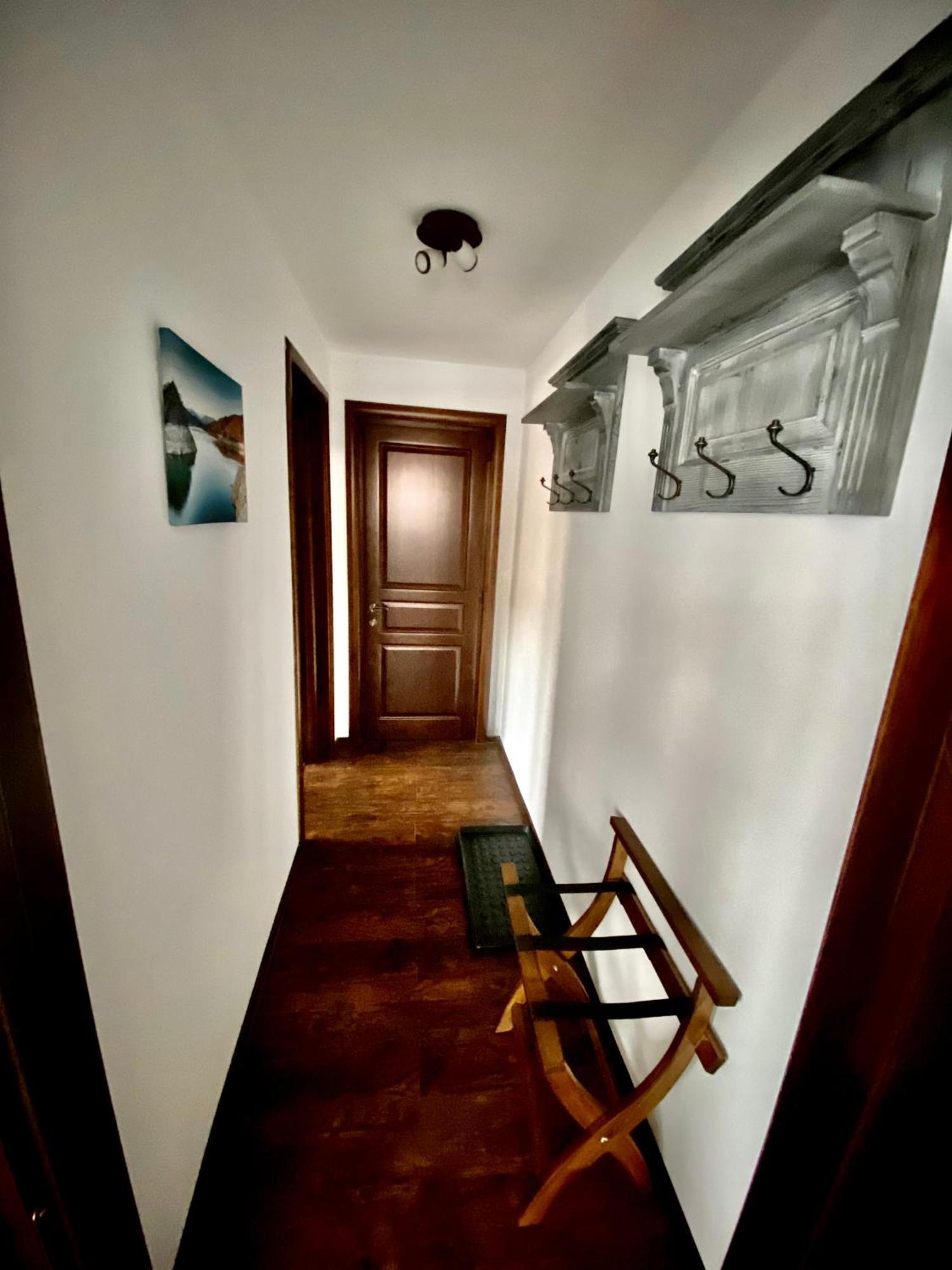 Casa Ankeli Bed & Breakfast Busteni Ruang foto